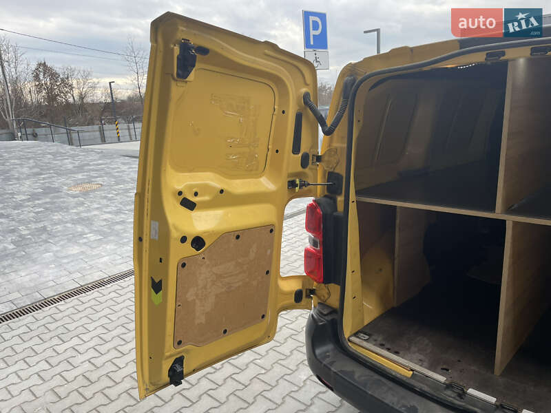 Вантажний фургон Citroen Jumpy 2017 в Львові