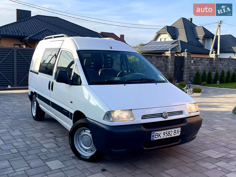 Вантажний фургон Citroen Jumpy 2001 в Рівному