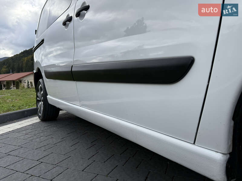 Вантажний фургон Citroen Jumpy 2014 в Міжгір'ї