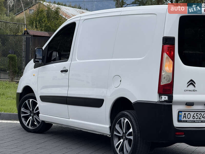 Вантажний фургон Citroen Jumpy 2014 в Міжгір'ї