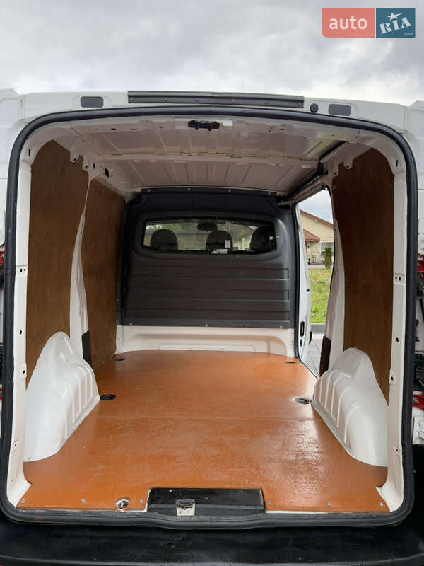 Вантажний фургон Citroen Jumpy 2014 в Міжгір'ї