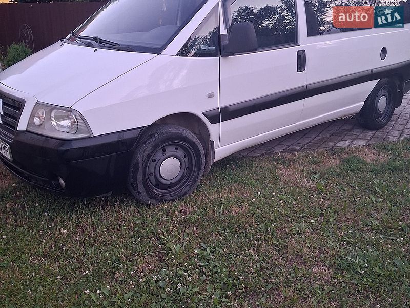 Минивэн Citroen Jumpy 2004 в Старом Самборе