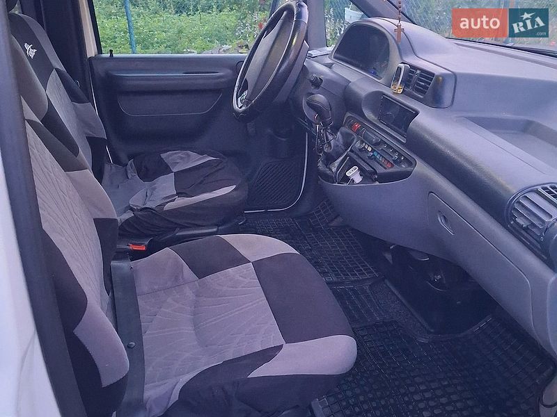 Минивэн Citroen Jumpy 2004 в Старом Самборе