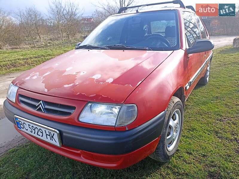 Хэтчбек Citroen Saxo 1999 в Новом Роздоле