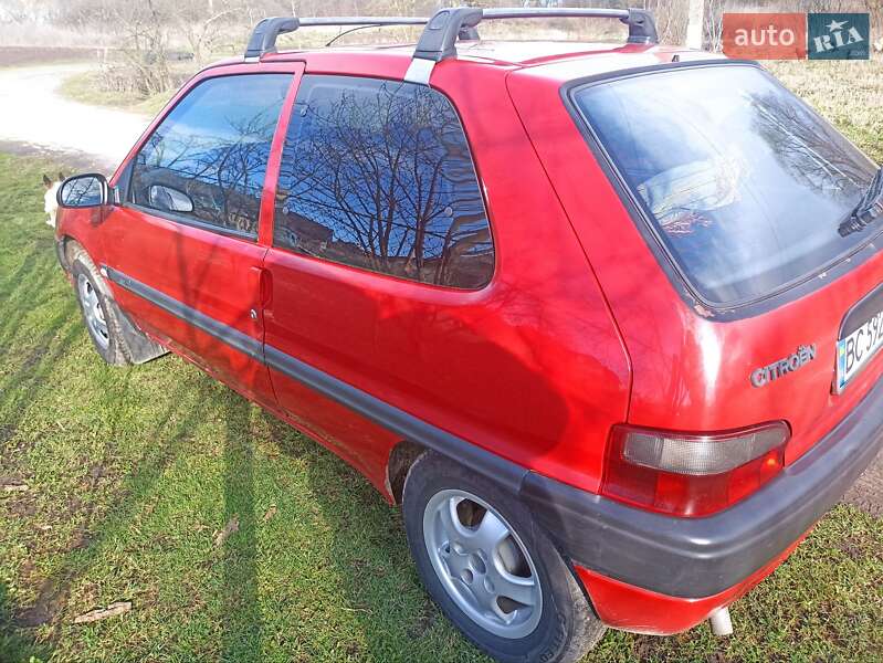 Хэтчбек Citroen Saxo 1999 в Новом Роздоле
