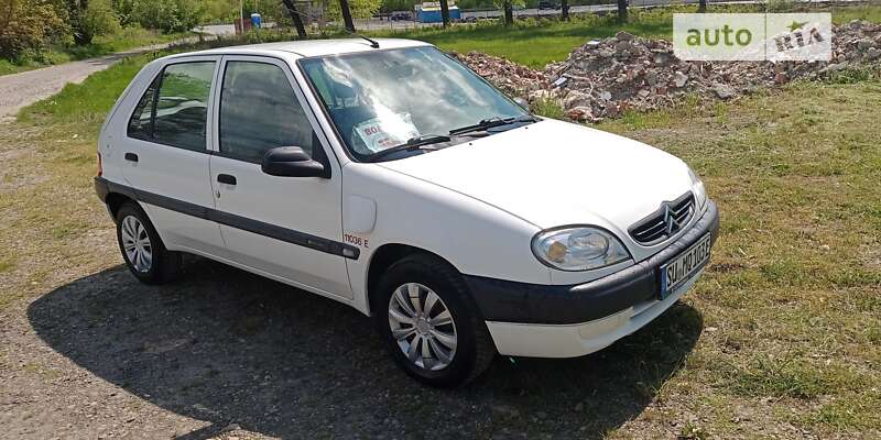 Хетчбек Citroen Saxo 2000 в Чернівцях