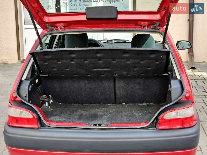 Хэтчбек Citroen Saxo 2003 в Дубно