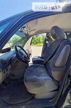 Минивэн Citroen Xsara Picasso 2001 в 