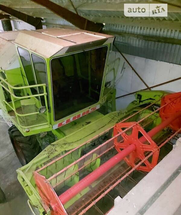Claas Dominator 56