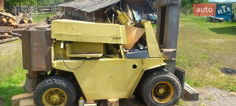 Вилочний навантажувач Clark C 1980 в Кілках