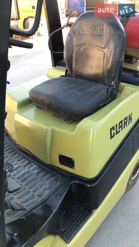 Вилочный погрузчик Clark C 2012 в Житомире