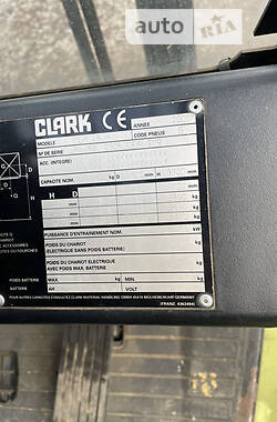 Вилочный погрузчик Clark CGP 2001 в 