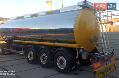 Цистерна Clayton Commercial S1 2002 в Житомире