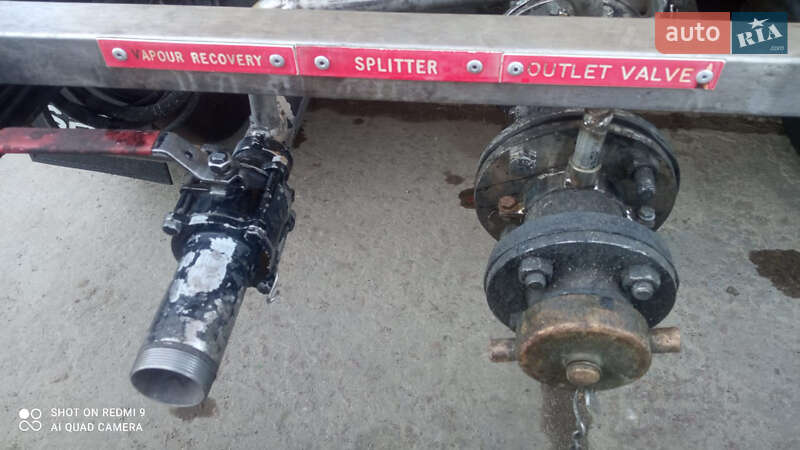 Цистерна Clayton Commercial S1 2002 в Житомире