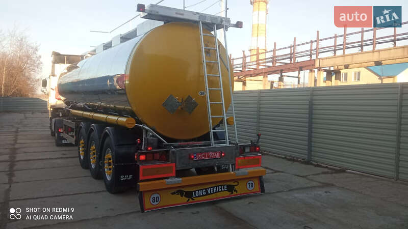 Цистерна Clayton Commercial S1 2002 в Житомире