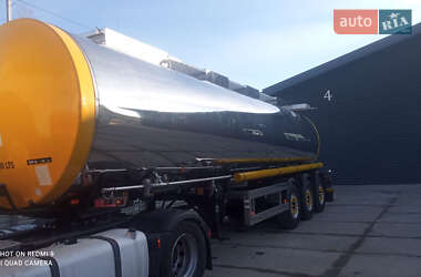 Цистерна Clayton Commercial S1 2002 в Житомире