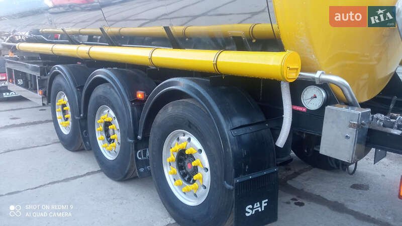 Цистерна Clayton Commercial S1 2002 в Житомирі
