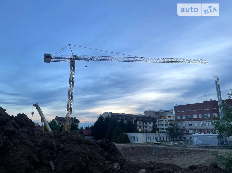 Баштовий кран Comedil CTL 2001 в Ужгороді