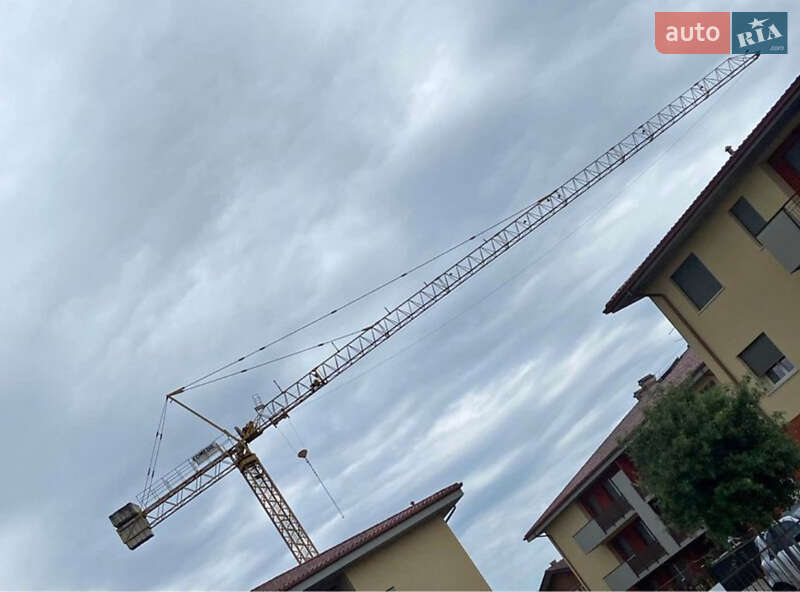 Баштовий кран Comedil CTL 2001 в Ужгороді
