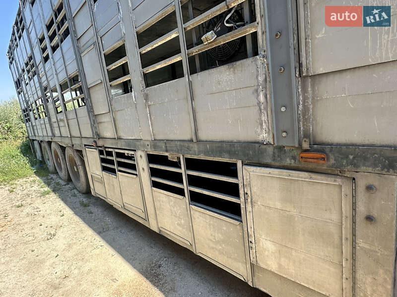 Для перевозки животных - полуприцеп CUPPERS LVO 1993 в Красилове