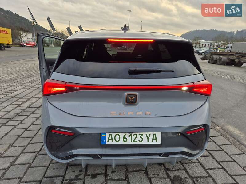 Хэтчбек Cupra Born 2024 в Мукачево