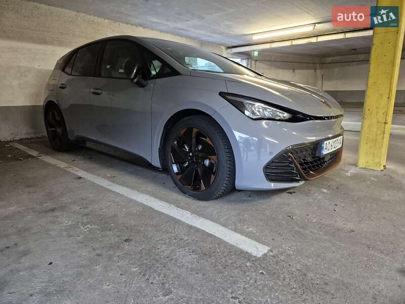 Хэтчбек Cupra Born 2024 в Мукачево