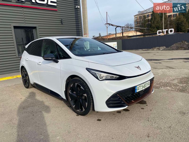 Хэтчбек Cupra Born 2023 в Тысменице