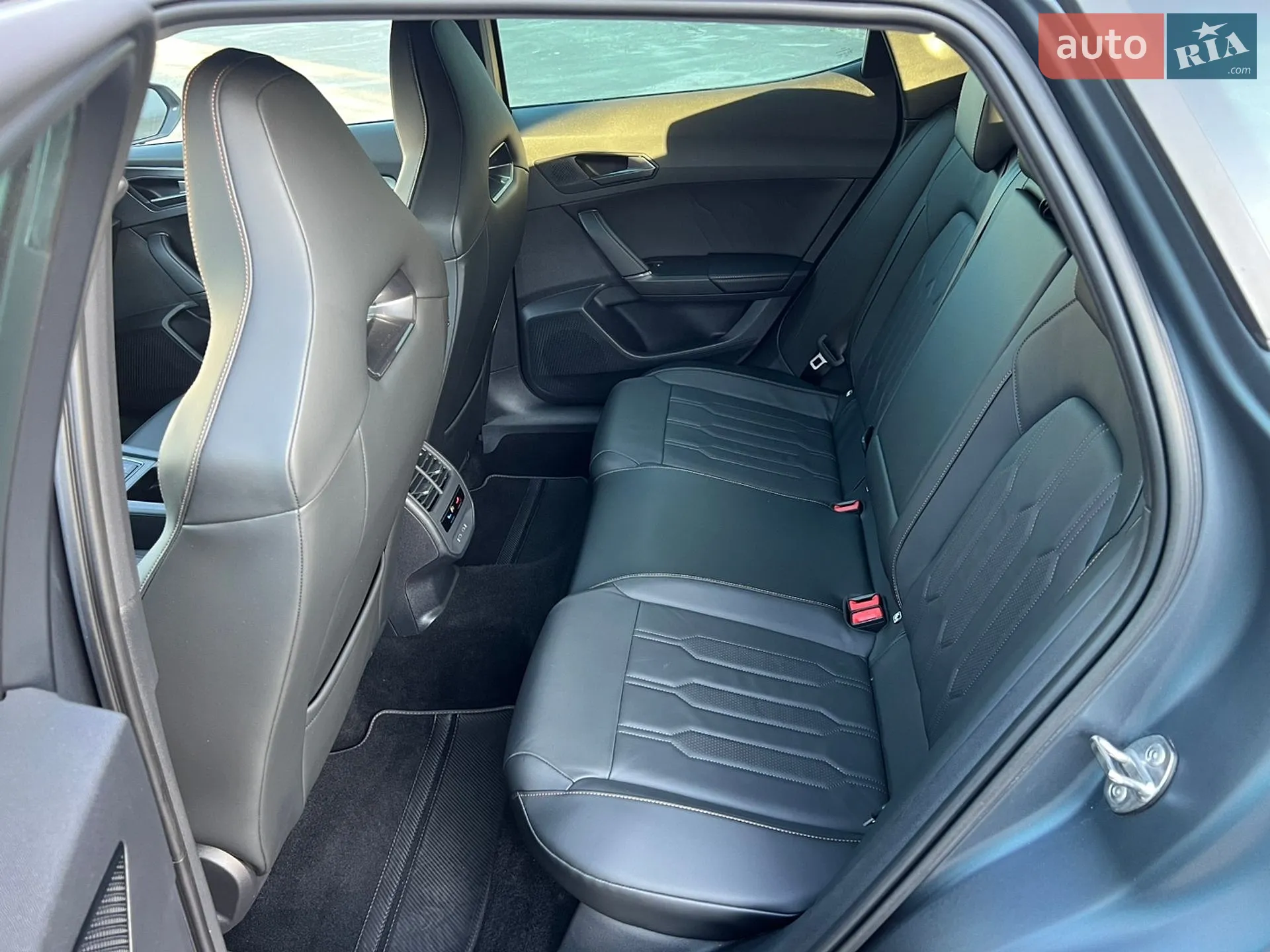 Cupra Formentor 2021 VIN VSSZZZKMZNR008288 фото оголошення 17 з 36
