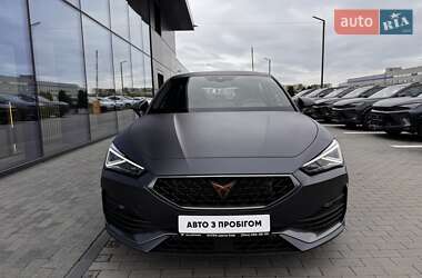 Хэтчбек Cupra Leon 2024 в 