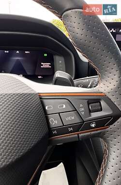 Хэтчбек Cupra Leon 2024 в 