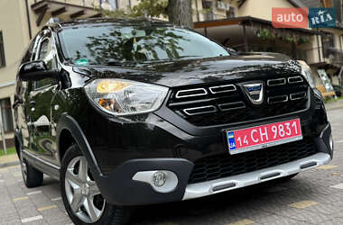 Минивэн Dacia Dokker Stepway 2018 в 
