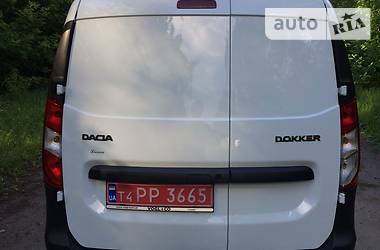 Вантажопасажирський фургон Dacia Dokker 2015 в Рівному