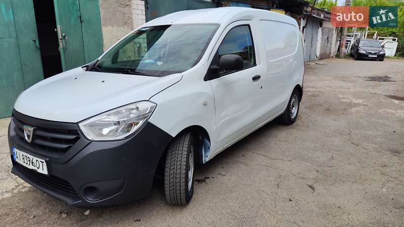 Грузовой фургон Dacia Dokker 2013 в Киеве