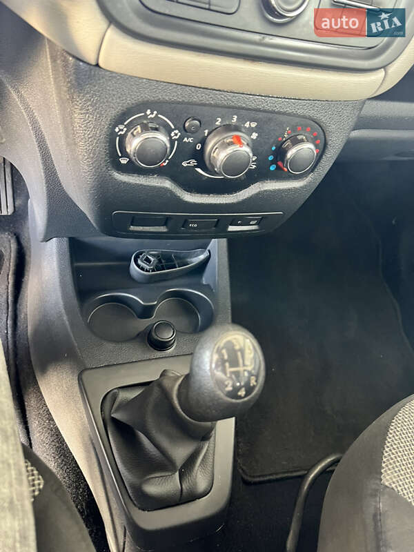 Минивэн Dacia Dokker 2015 в Николаеве