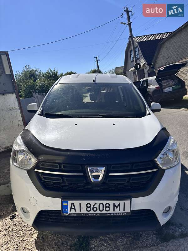 Минивэн Dacia Dokker 2017 в 