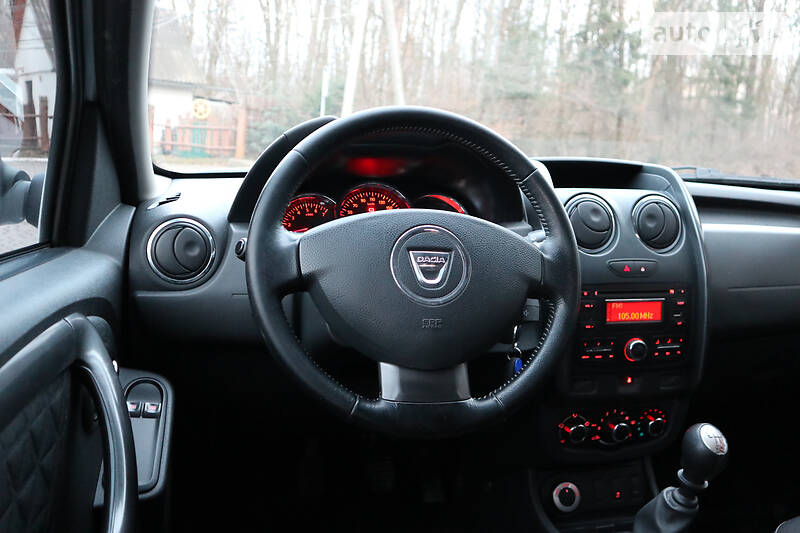 Позашляховик / Кросовер Dacia Duster 2015 в Дрогобичі