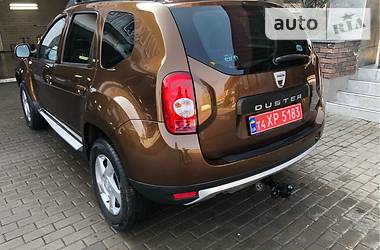 Позашляховик / Кросовер Dacia Duster 2011 в 