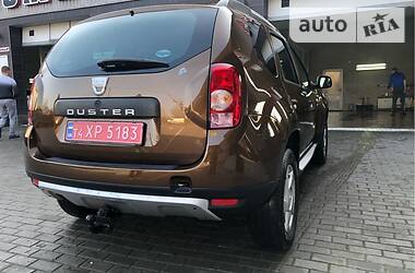 Позашляховик / Кросовер Dacia Duster 2011 в 