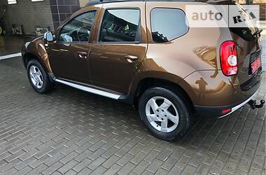 Позашляховик / Кросовер Dacia Duster 2011 в 