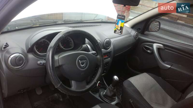 Позашляховик / Кросовер Dacia Duster 2010 в Новомиргороді