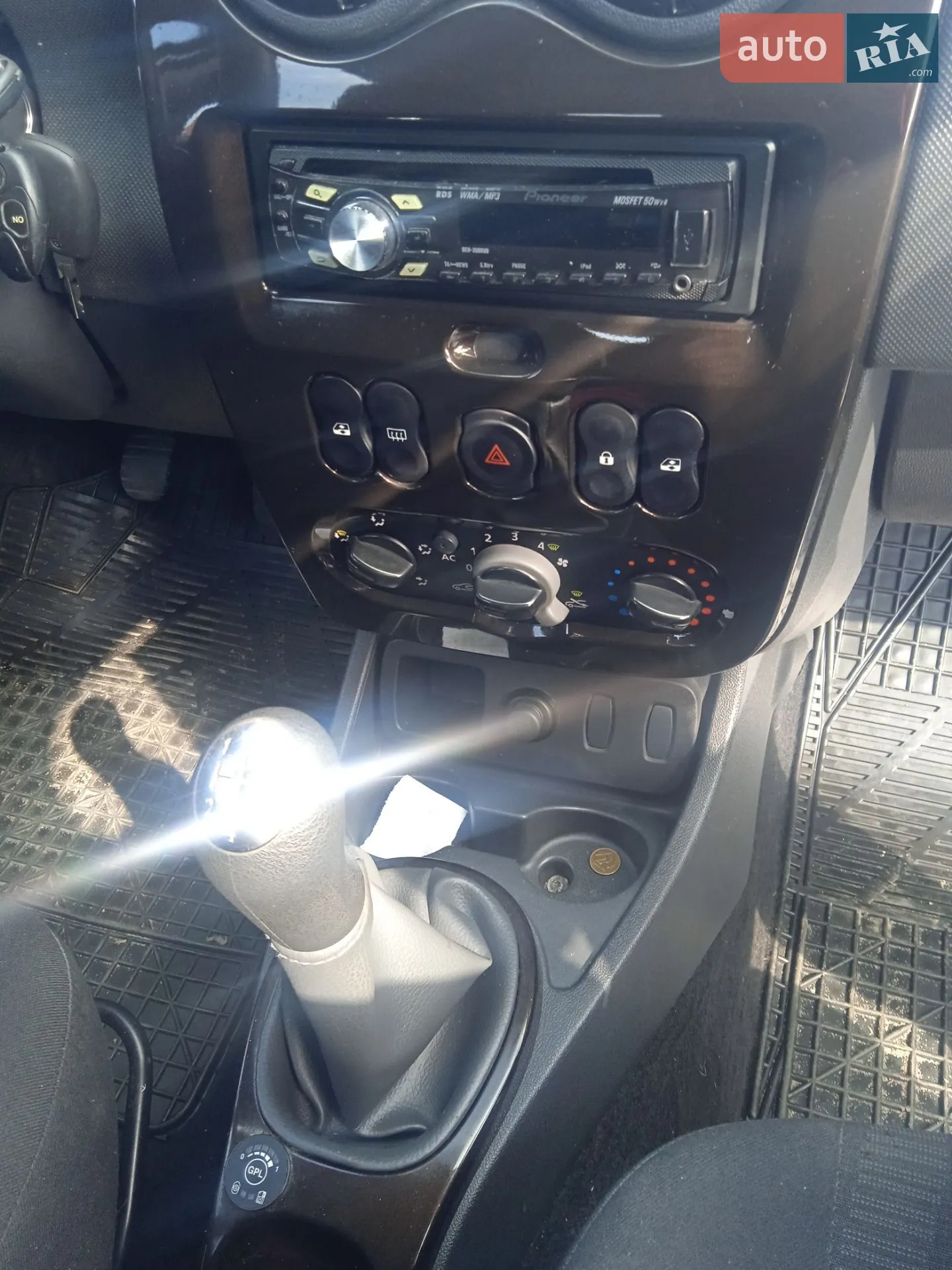 2011 Dacia Duster - мініатюра 11