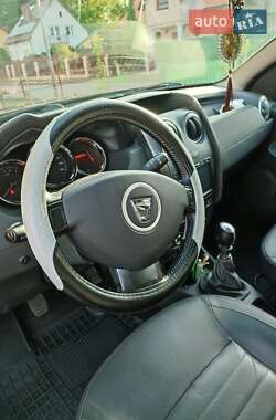 Внедорожник / Кроссовер Dacia Duster 2015 в Надворной