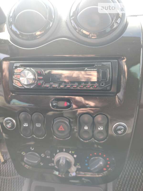 Внедорожник / Кроссовер Dacia Duster 2010 в Чернигове фото 6 Внедорожник / Кроссовер Dacia Duster 2010 в Чернигове