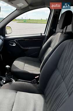 Внедорожник / Кроссовер Dacia Duster 2011 в 