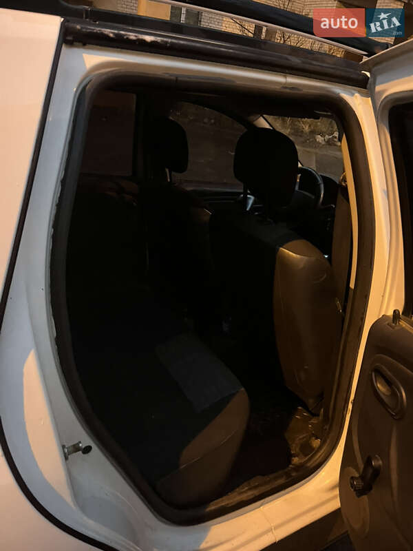 Позашляховик / Кросовер Dacia Duster 2012 в Сумах фото 5 Позашляховик / Кросовер Dacia Duster 2012 в Сумах