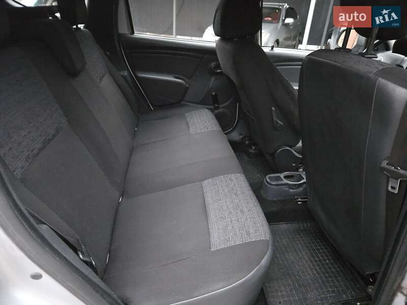 Позашляховик / Кросовер Dacia Duster 2011 в Новомосковську