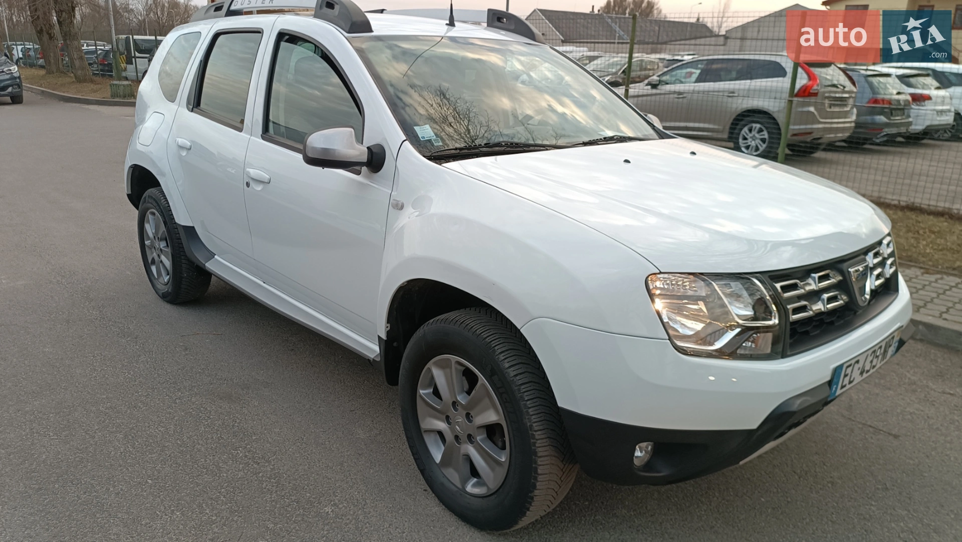 2016 Dacia Duster - мініатюра 2