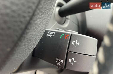 Внедорожник / Кроссовер Dacia Duster 2015 в 