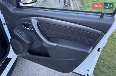 Внедорожник / Кроссовер Dacia Duster 2014 в 