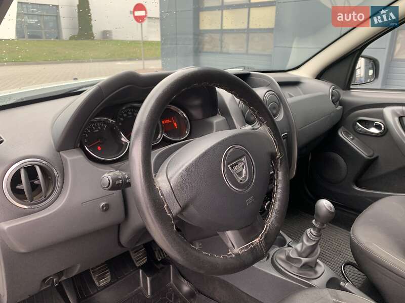 Позашляховик / Кросовер Dacia Duster 2016 в Львові